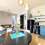 Modern Santa Fe Baca Railyard Apartment With Terrace