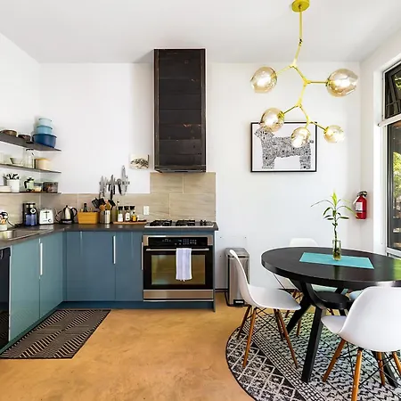 Modern Baca Railyard With Terrace Apartment