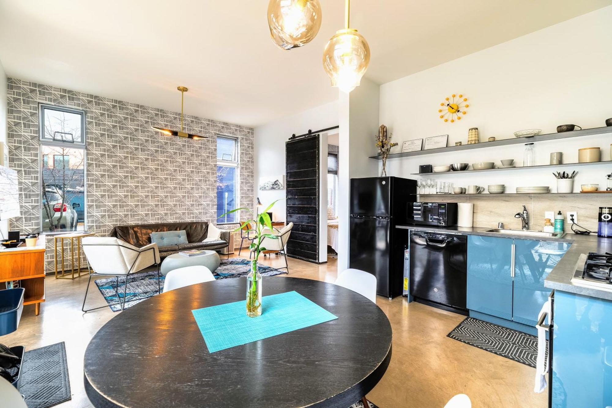 Modern Baca Railyard With Terrace Apartment *