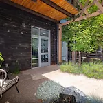 Modern Santa Fe Baca Railyard Apartment With Terrace